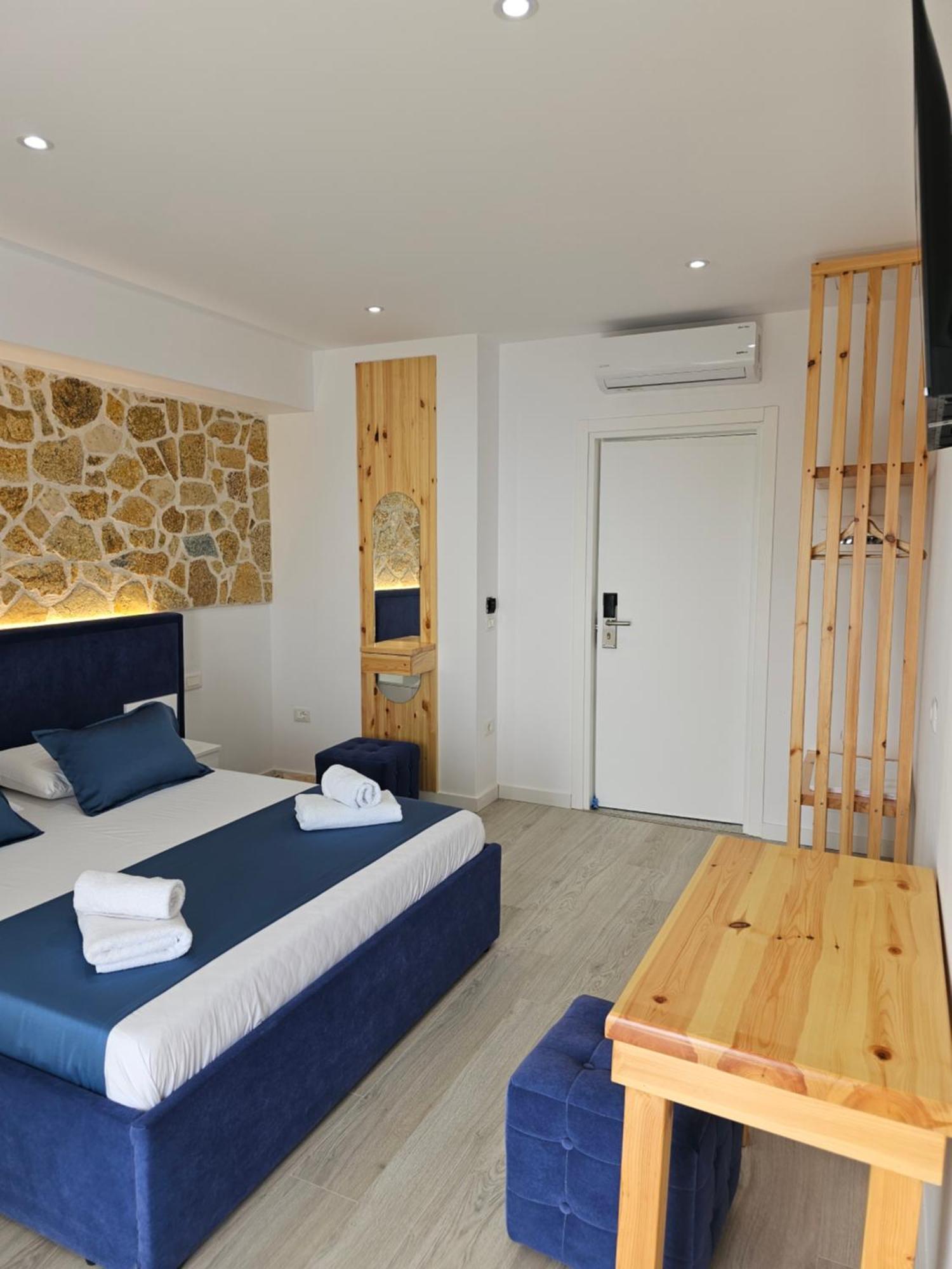 Alex Boutique Himarë