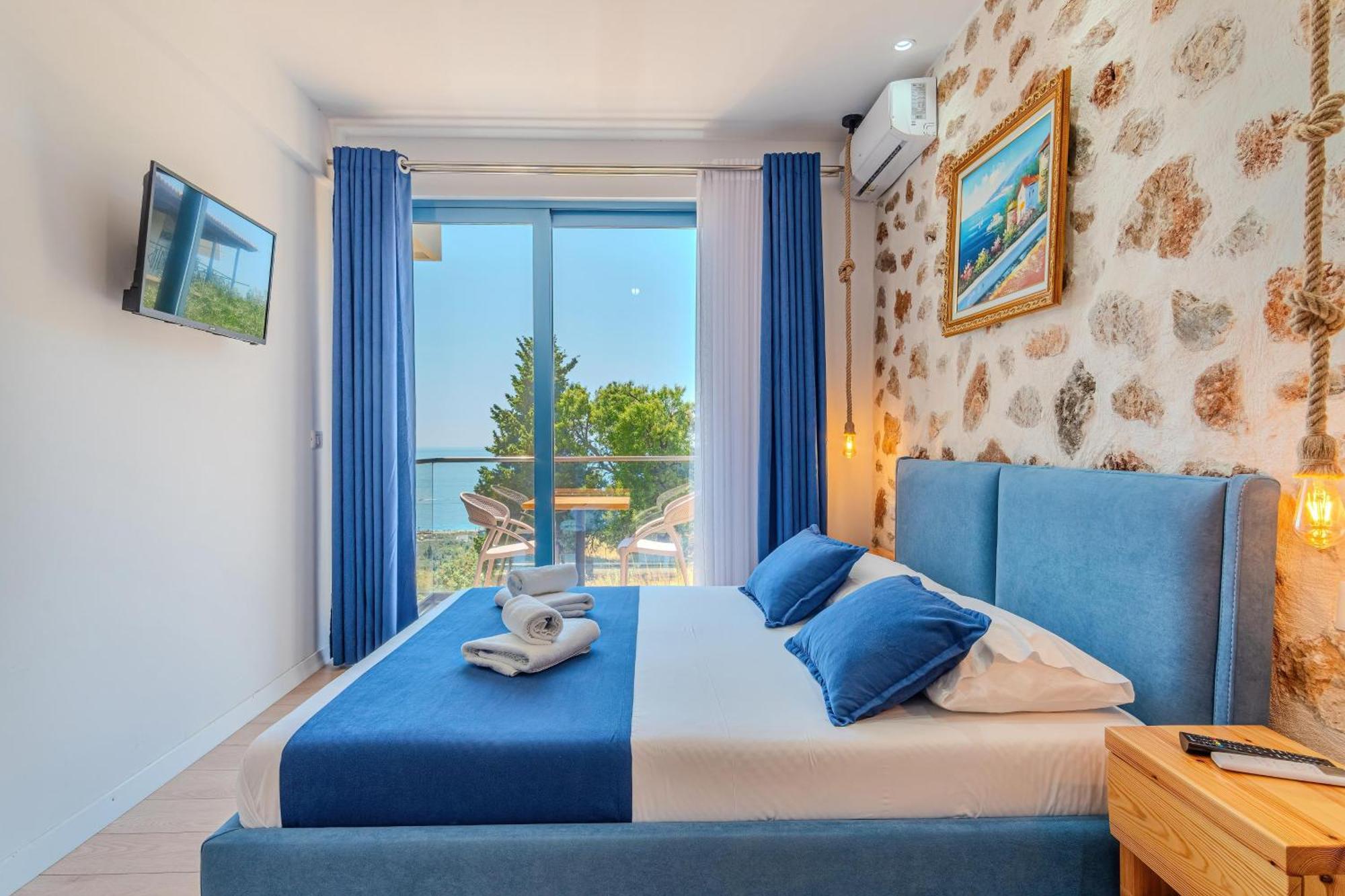 Alex Boutique Himara