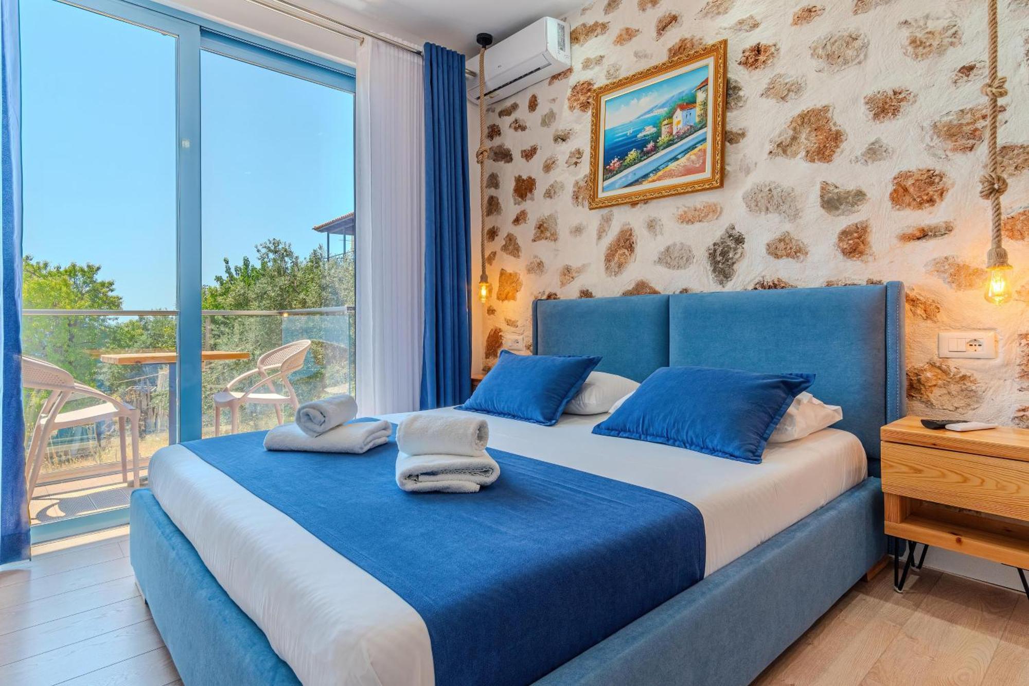 Alex Boutique * Himara